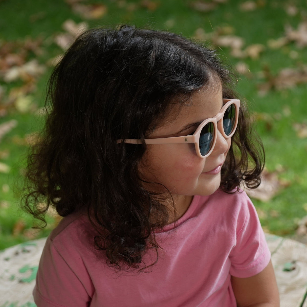 Mini Je Mini Star kids polarized sunglasses with UV400 protection, BPA-free unbreakable frame for babies, toddlers, and young children.